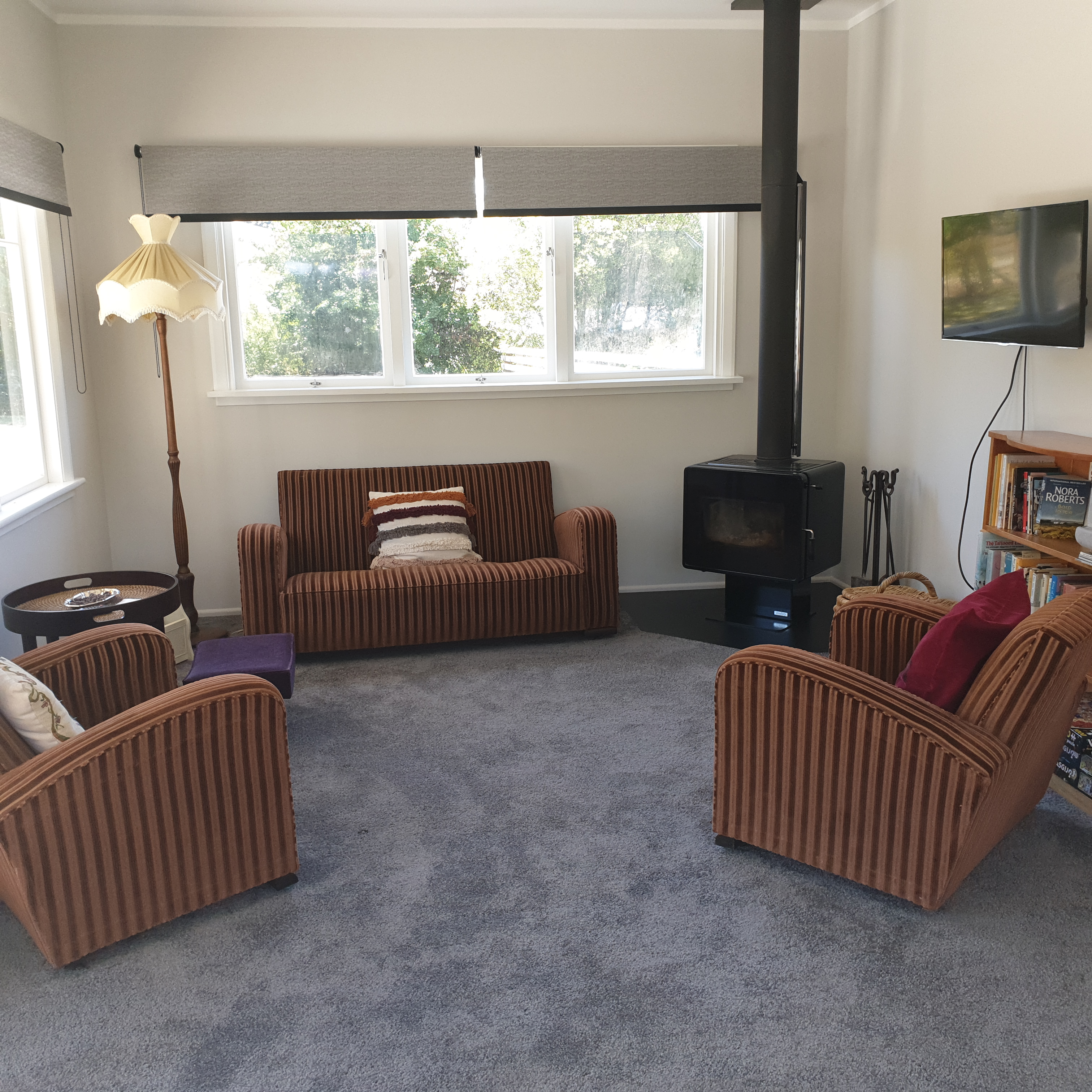Living area with cosy fireplace