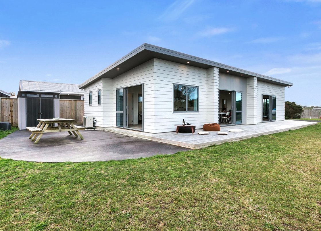 Karitane Beach Retreat - Karitane Holiday Home