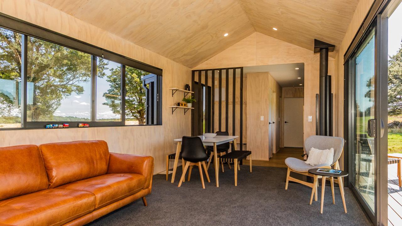 Lounge / Dining