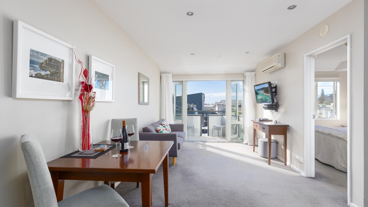 One Bedroom Spa Apartment living area