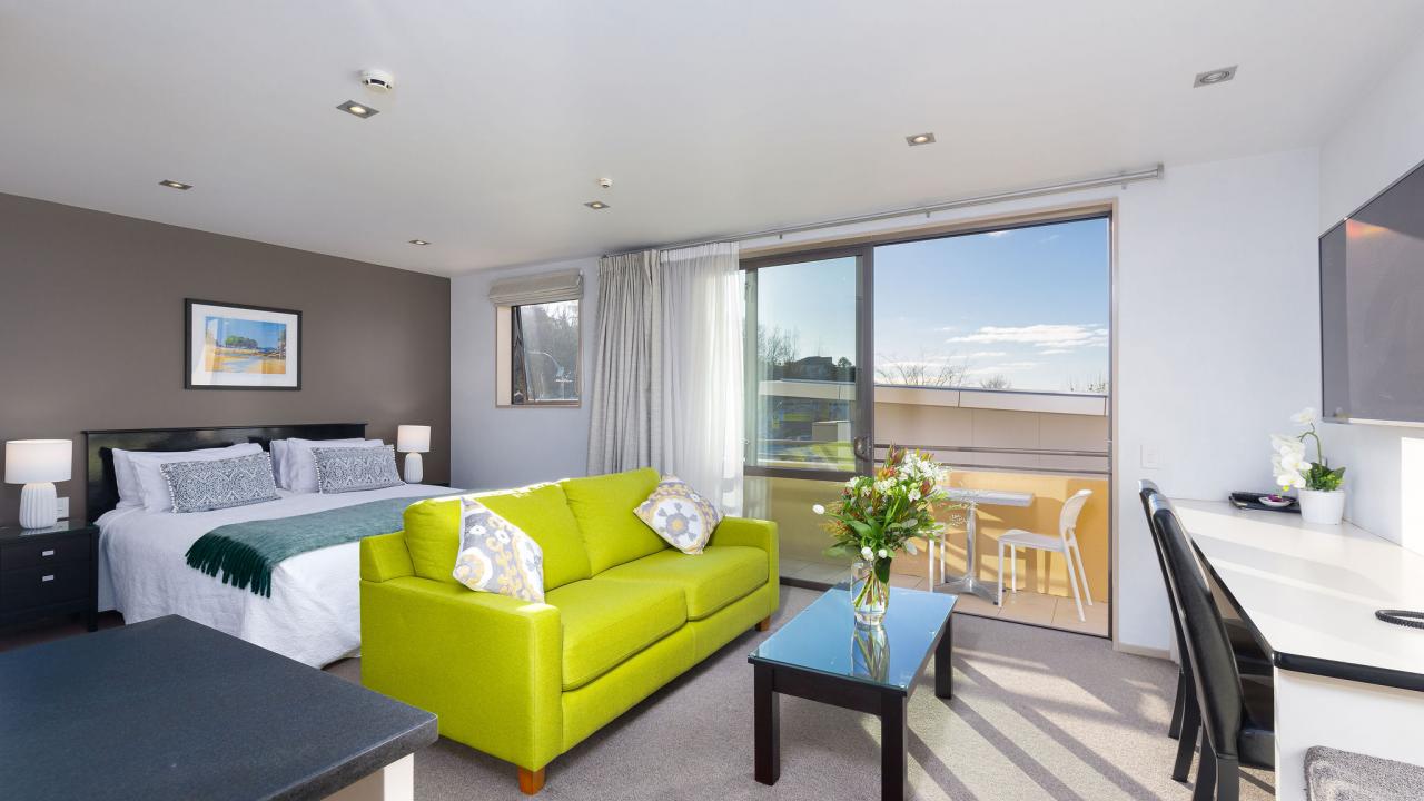 Lounge area, Executive Spa Suite
