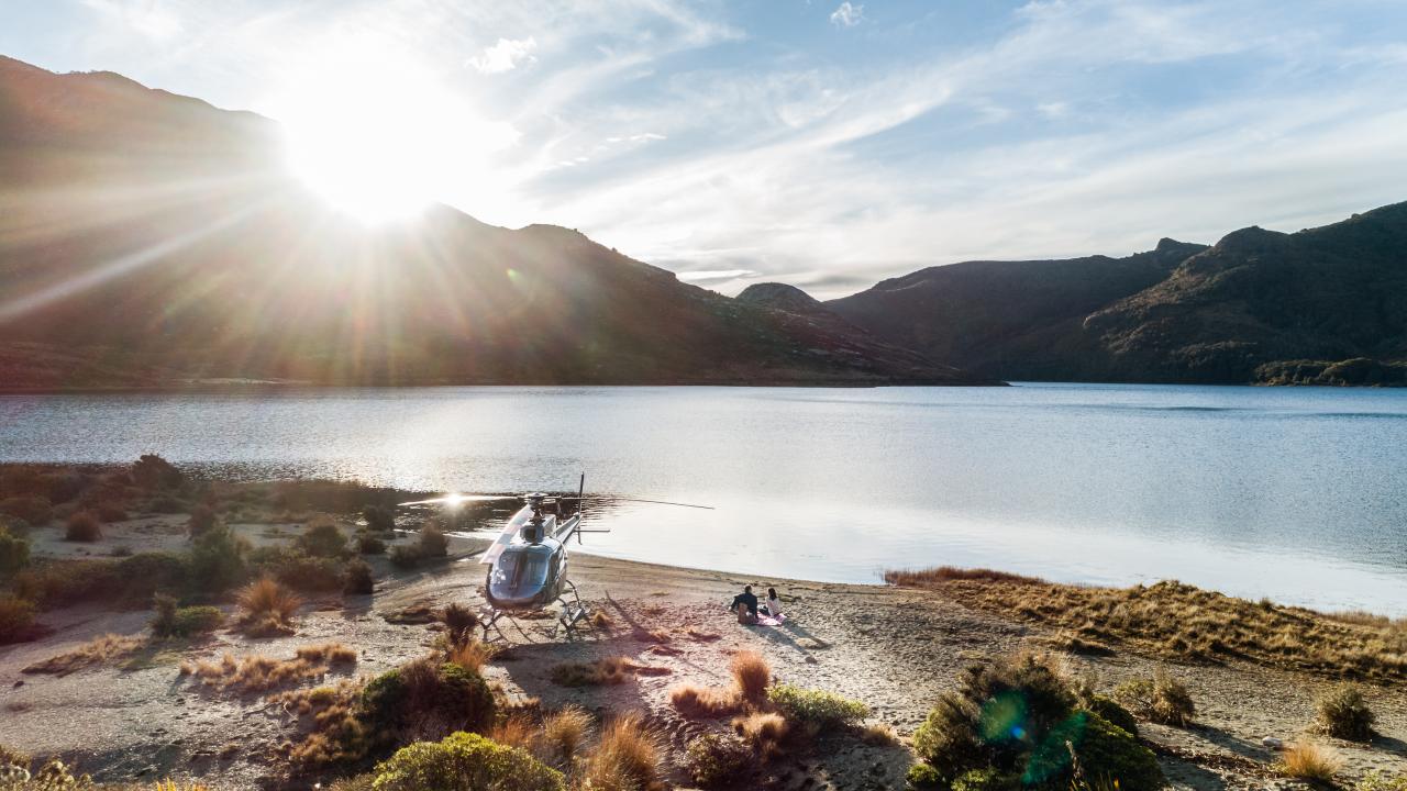 Heli-Picnic Alpine Lake