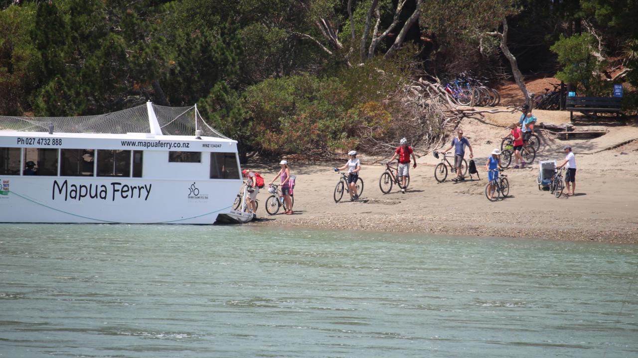 Mapua Ferry crossing to the Mapua Wharf.
