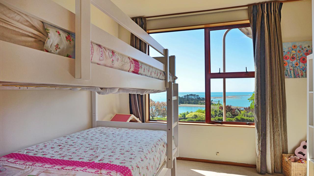 Bedroom 3 with king-single bunks
