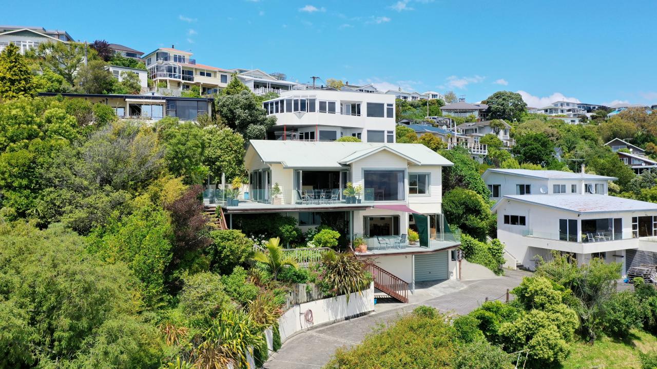 'Harbour Views - Two' occupies the entire upper level.  'Harbour Views - One' occupies the level below.
