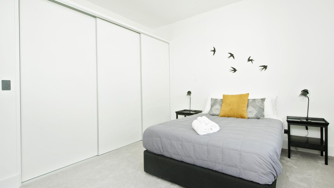 Bedroom with Queen bed
