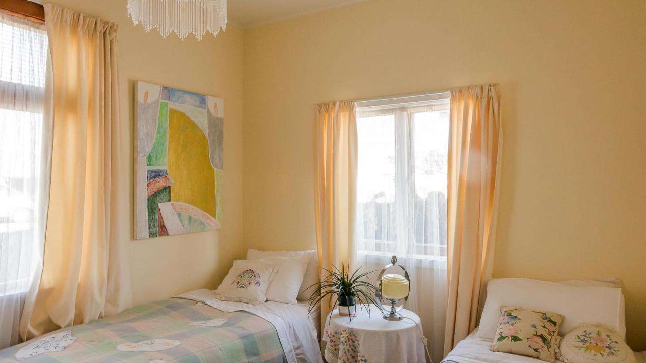 Bedroom 2 with two single beds
