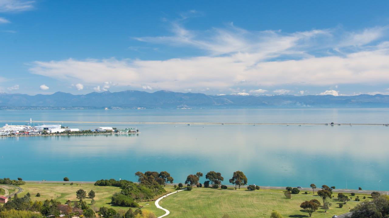 Aqua Heights Apartment - Stunning Views over Nelson's Tasman Bay.
