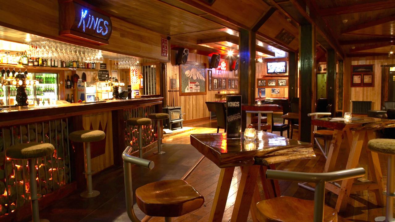 Restaurant / bar