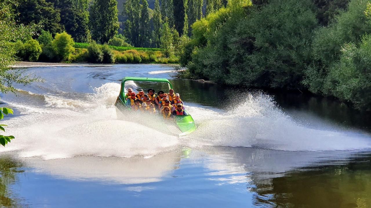 Make a splash on the Whanganui River