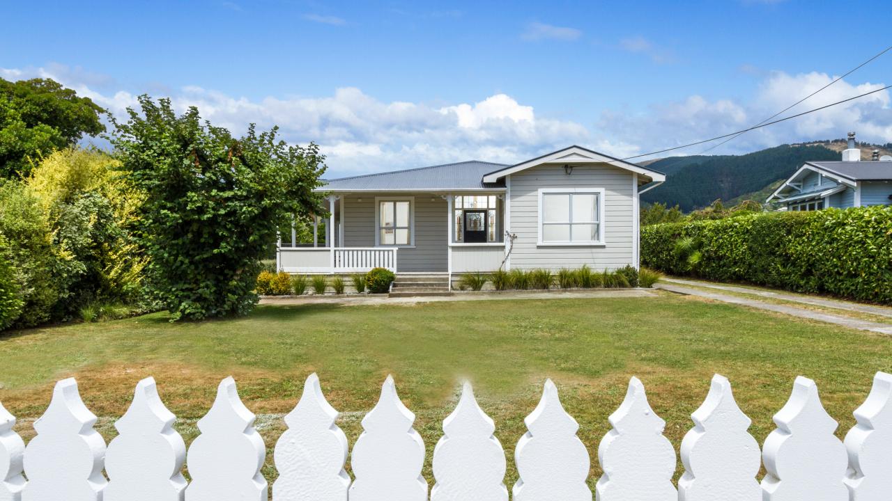 Corokia Villa - Richmond, Tasman Holiday Home