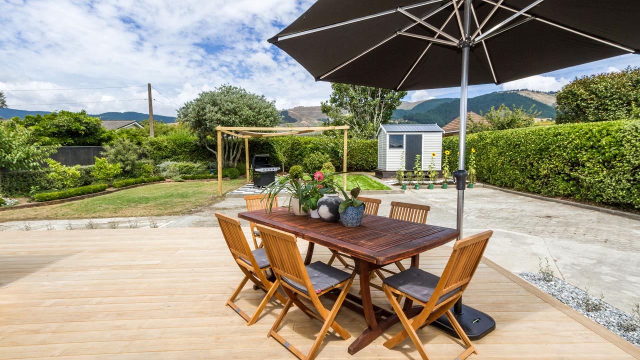 Outdoor dining area
