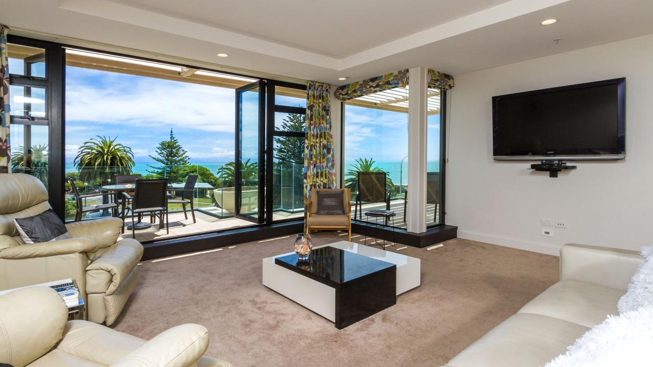 Cosy lounge with sea views