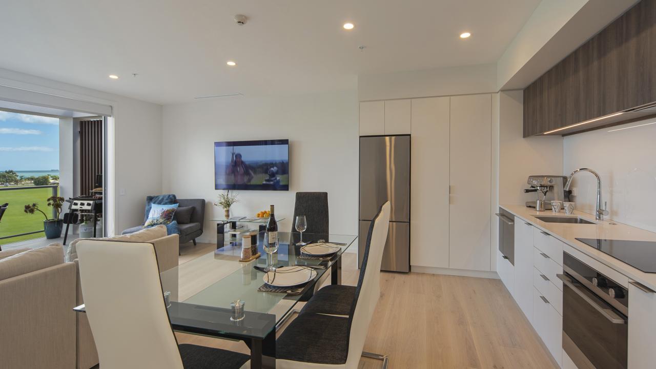 Dining & Fully-equipped Kitchen.
