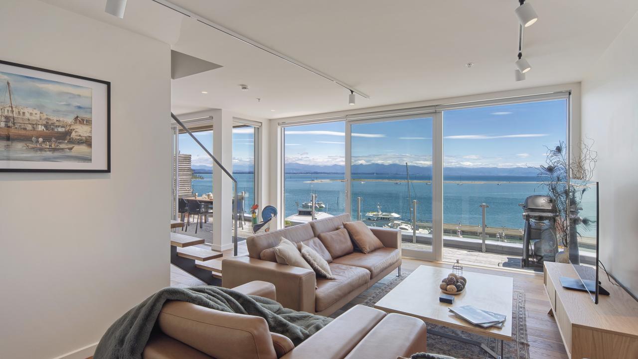 Penthouse 37 - Nelson Waterfront Apartment