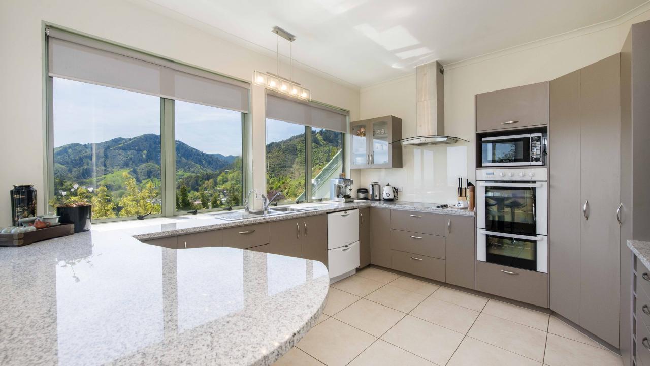 Entertaining kitchen