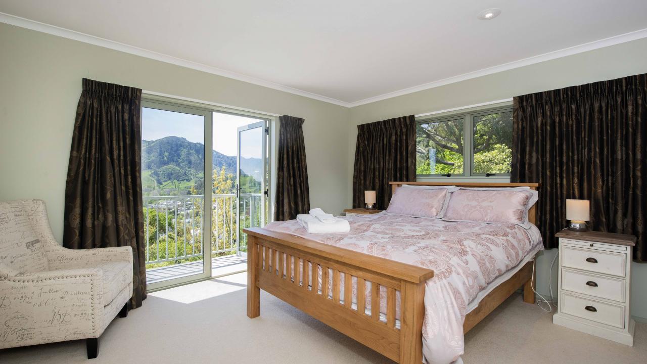 Master bedroom with Super King bed