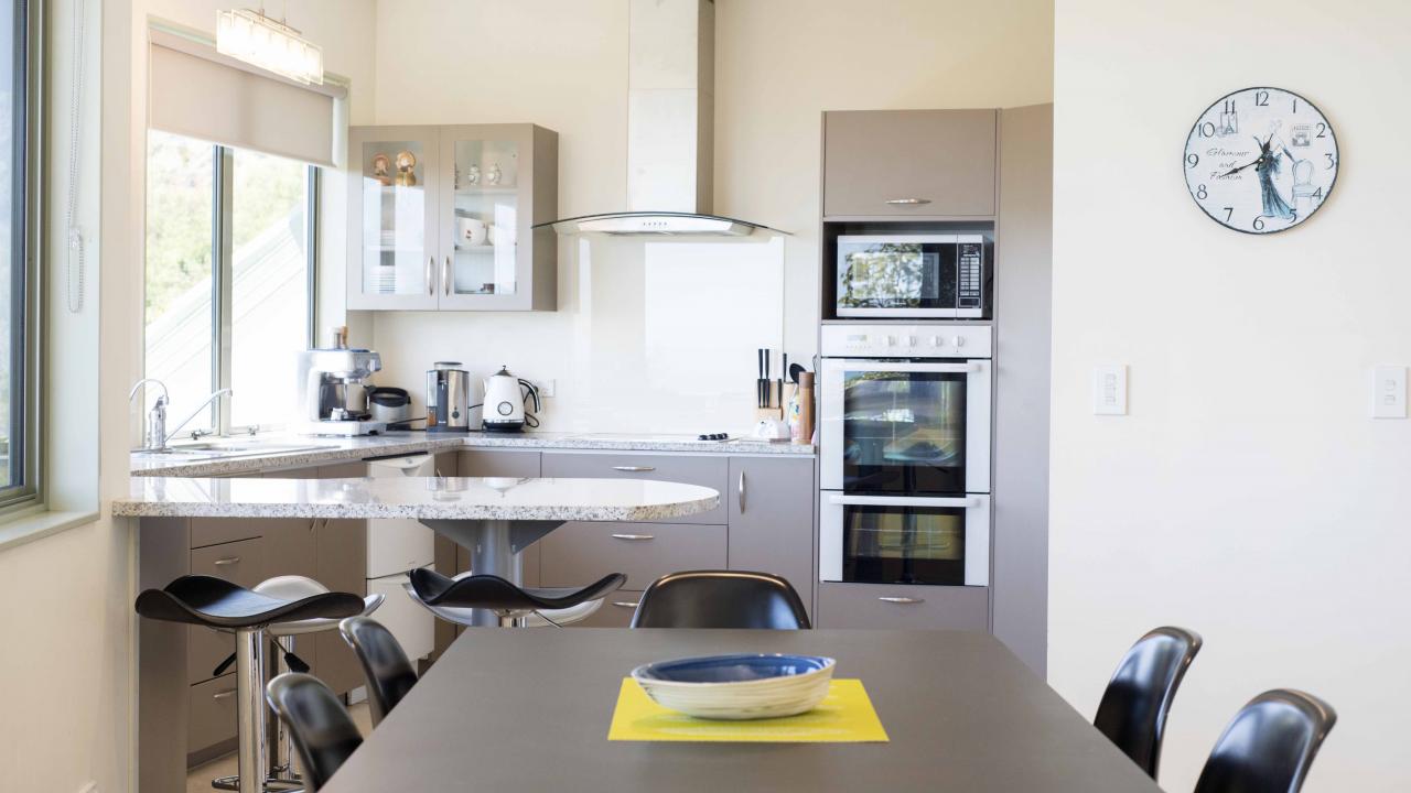Dining to kitchen area