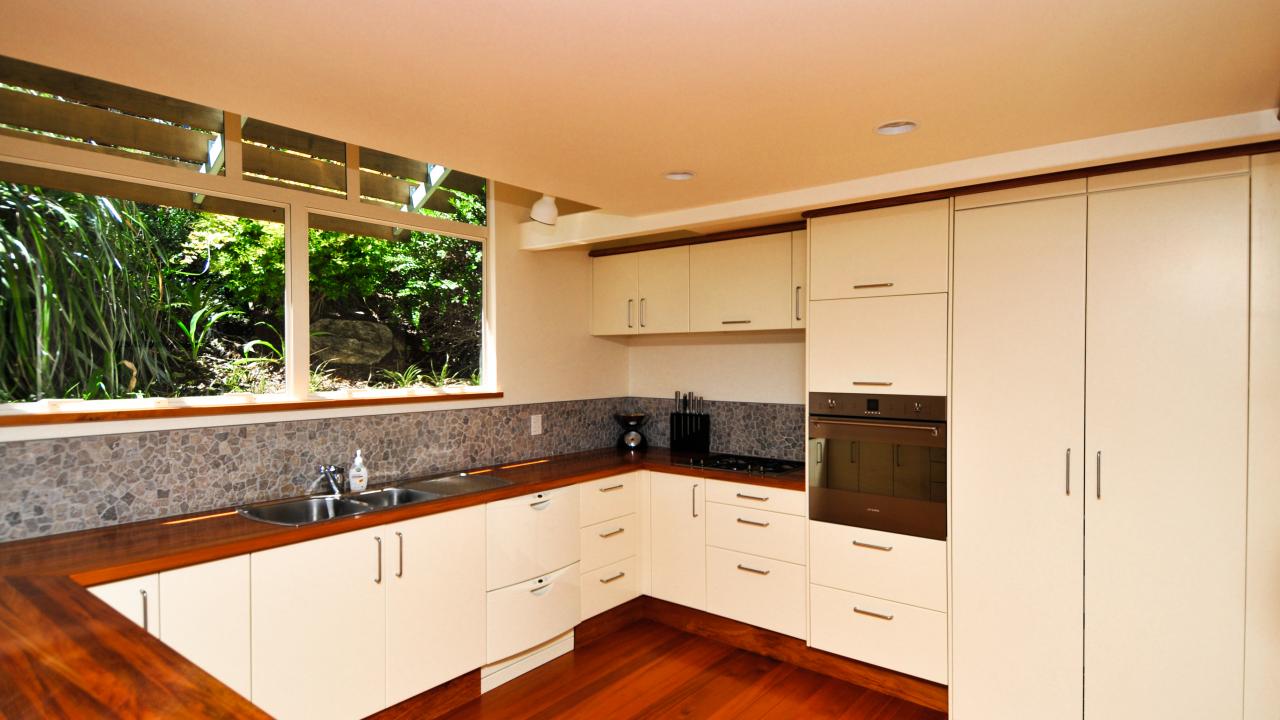 Fully-equipped kitchen