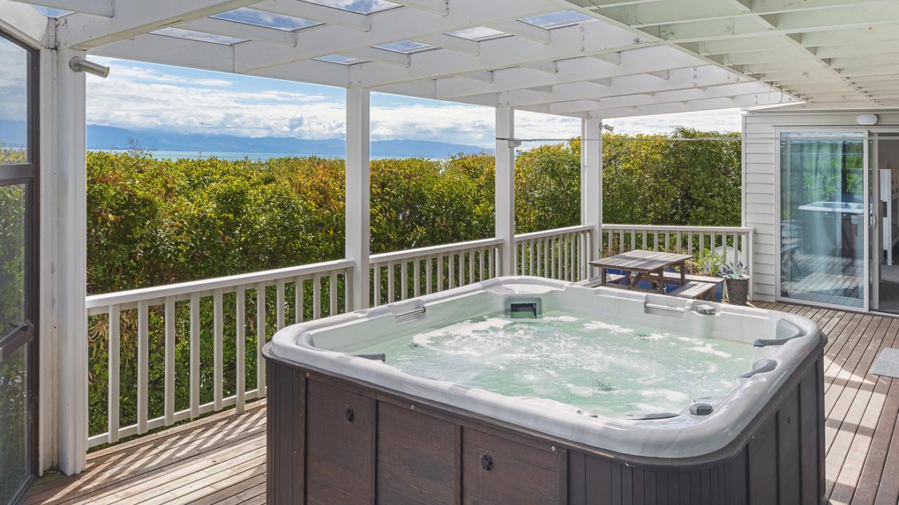Spa Pool on downstairs deck