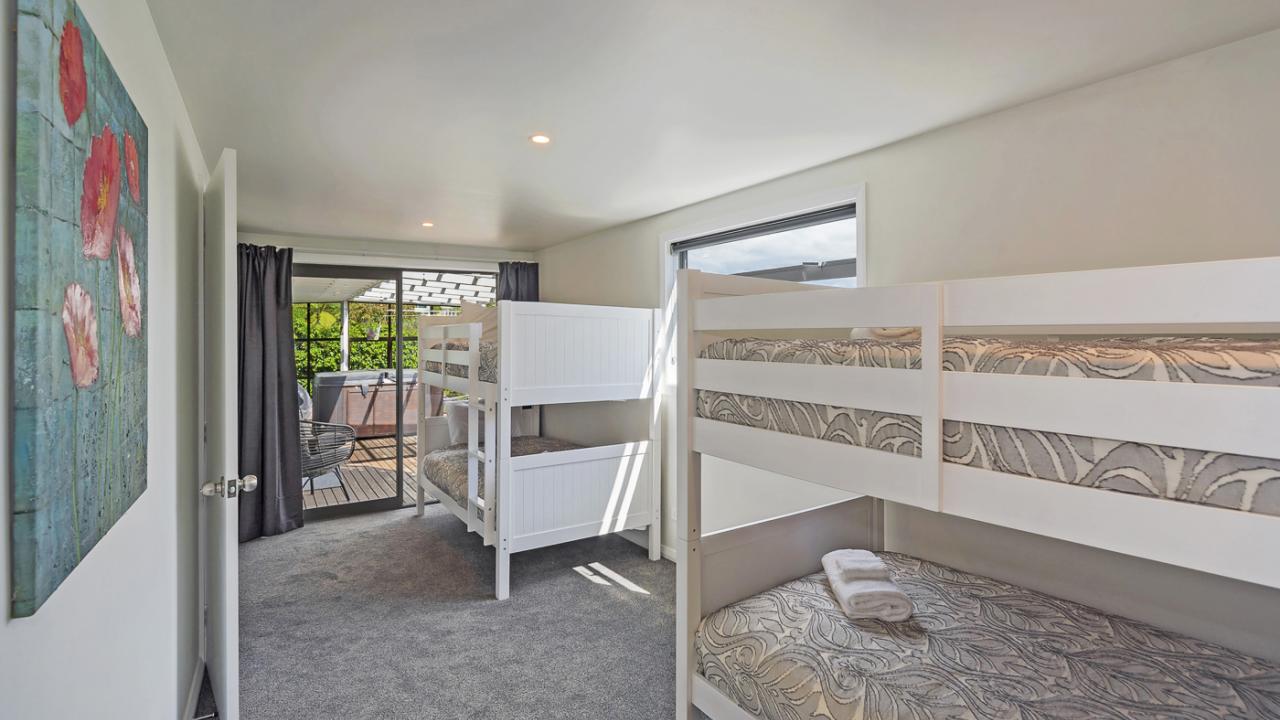 Bedroom 4 with 2 pairs of Single bunk beds