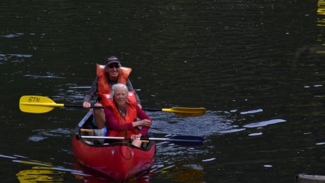 Canoeing from the Bridge to Nowhere Lodge to Pipiriki