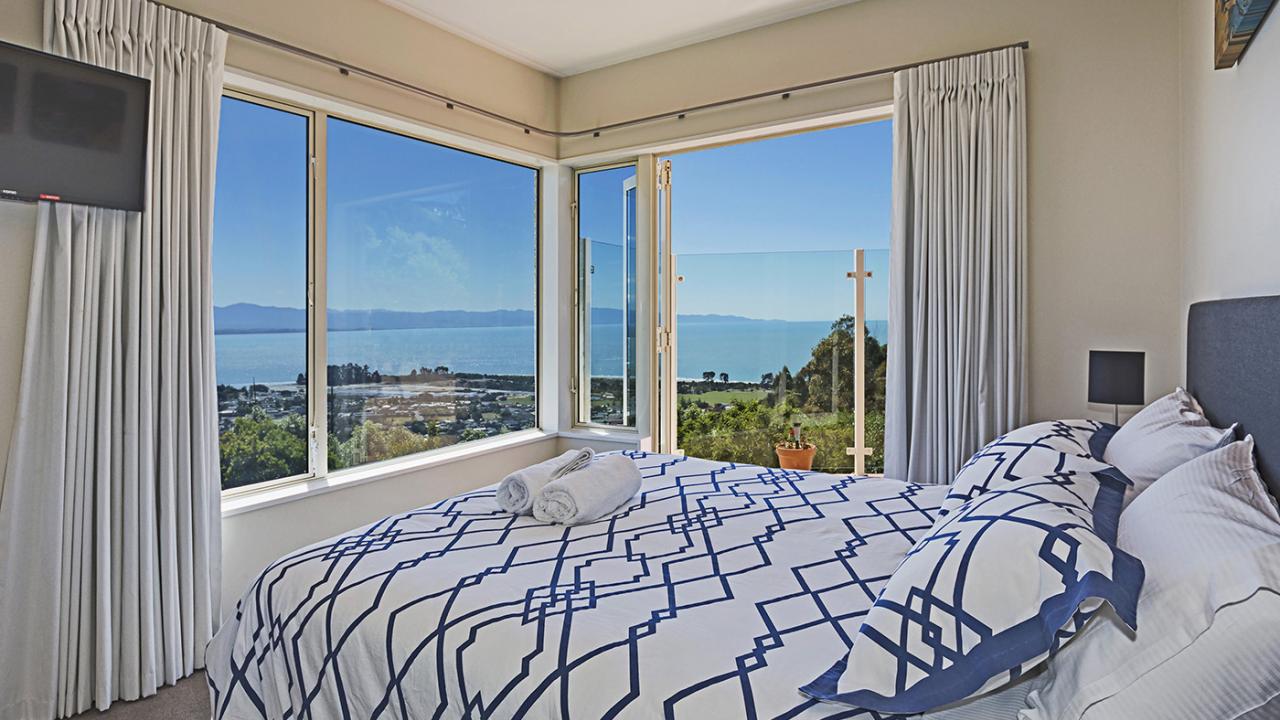 Bedroom 2 with King bed