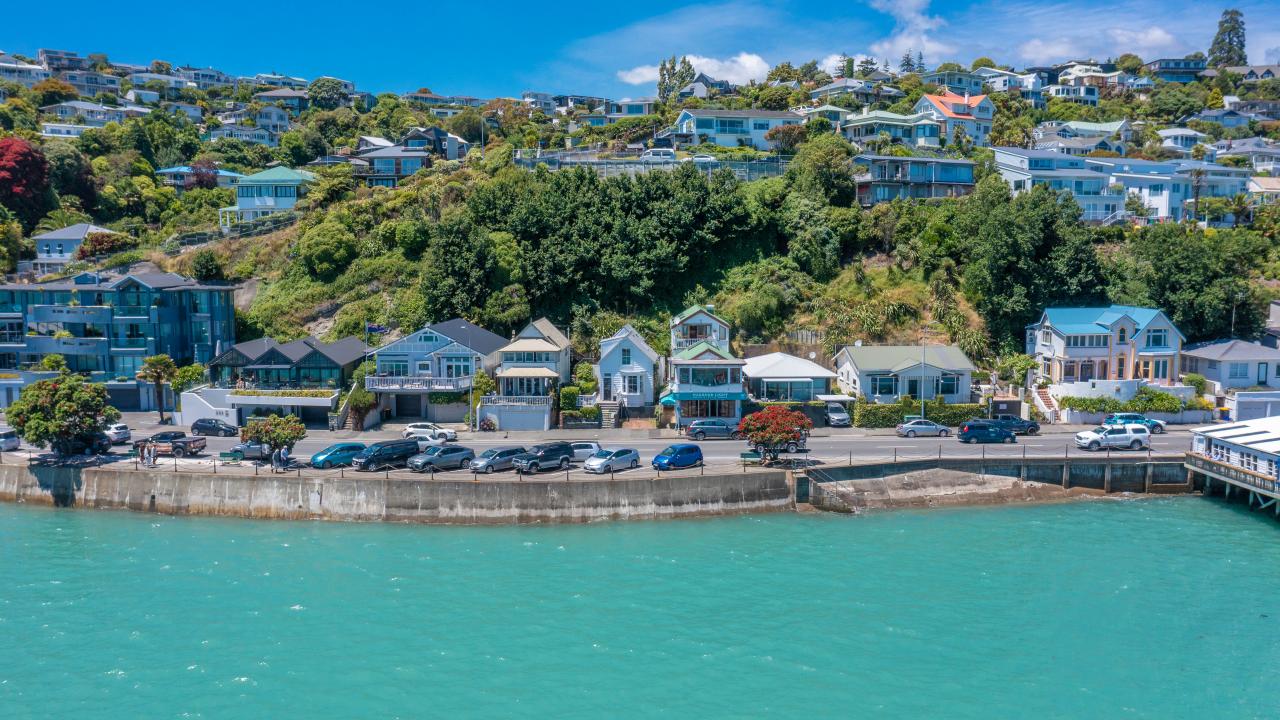 Nelson Waterfront - Home to The Pilot House Nelson 1862