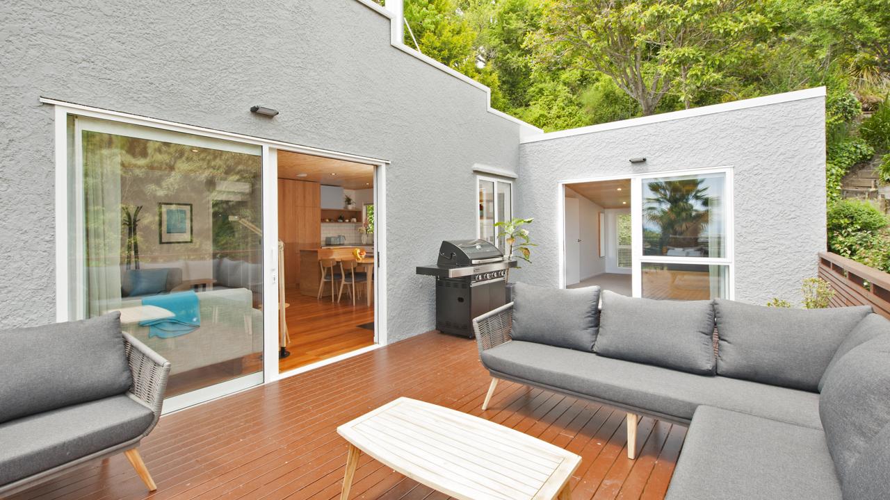 Fantastic outdoor entertaining & BBQ area.
