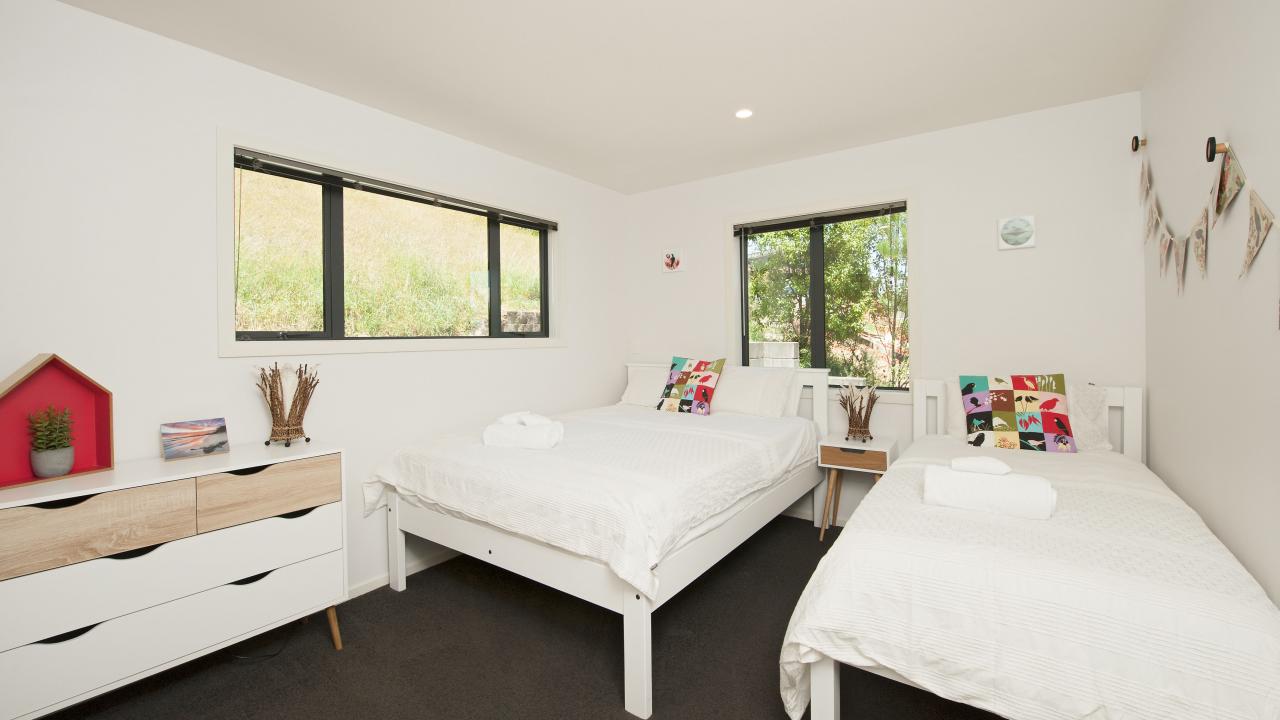 Bedroom 3 with Queen + Single beds.