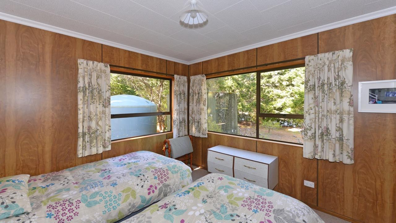 Downstairs bedroom with Twin Bedroom
