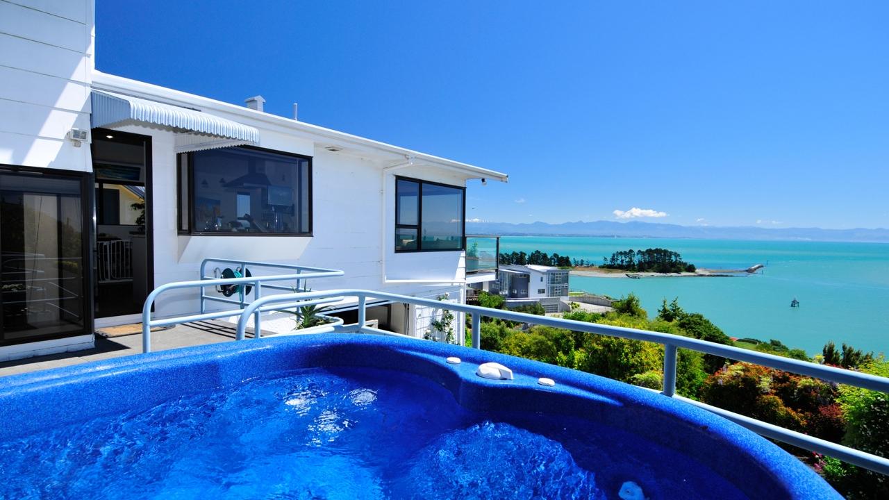 Spa pool with stunning views