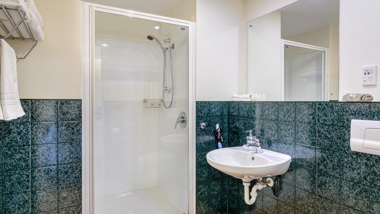Studio unit bathroom