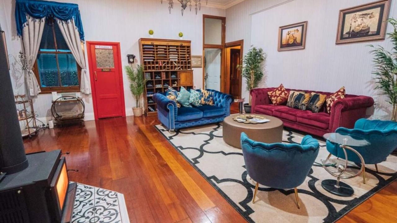 Stunning and truly unique art-deco style with extraordinary memorabilia and décor attention to detail.