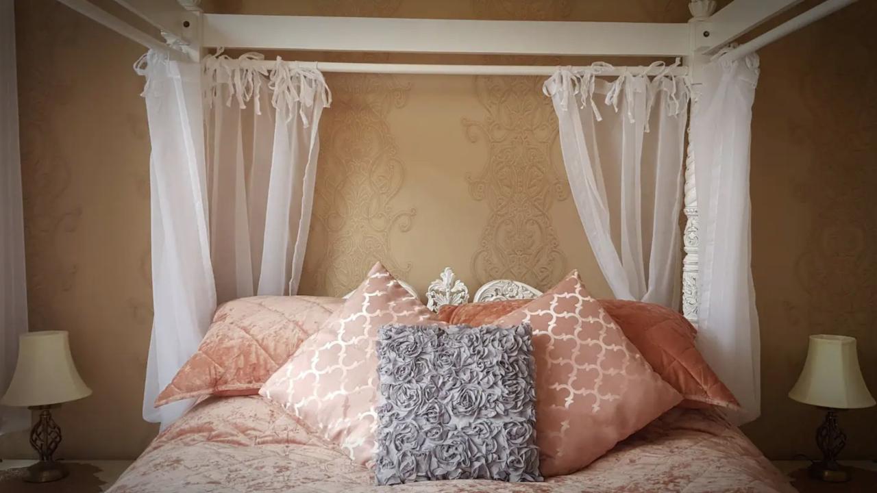 Stunning gorgeous bedroom decors throughout, in the six queen/double bedrooms, and single-bedded dorm room.