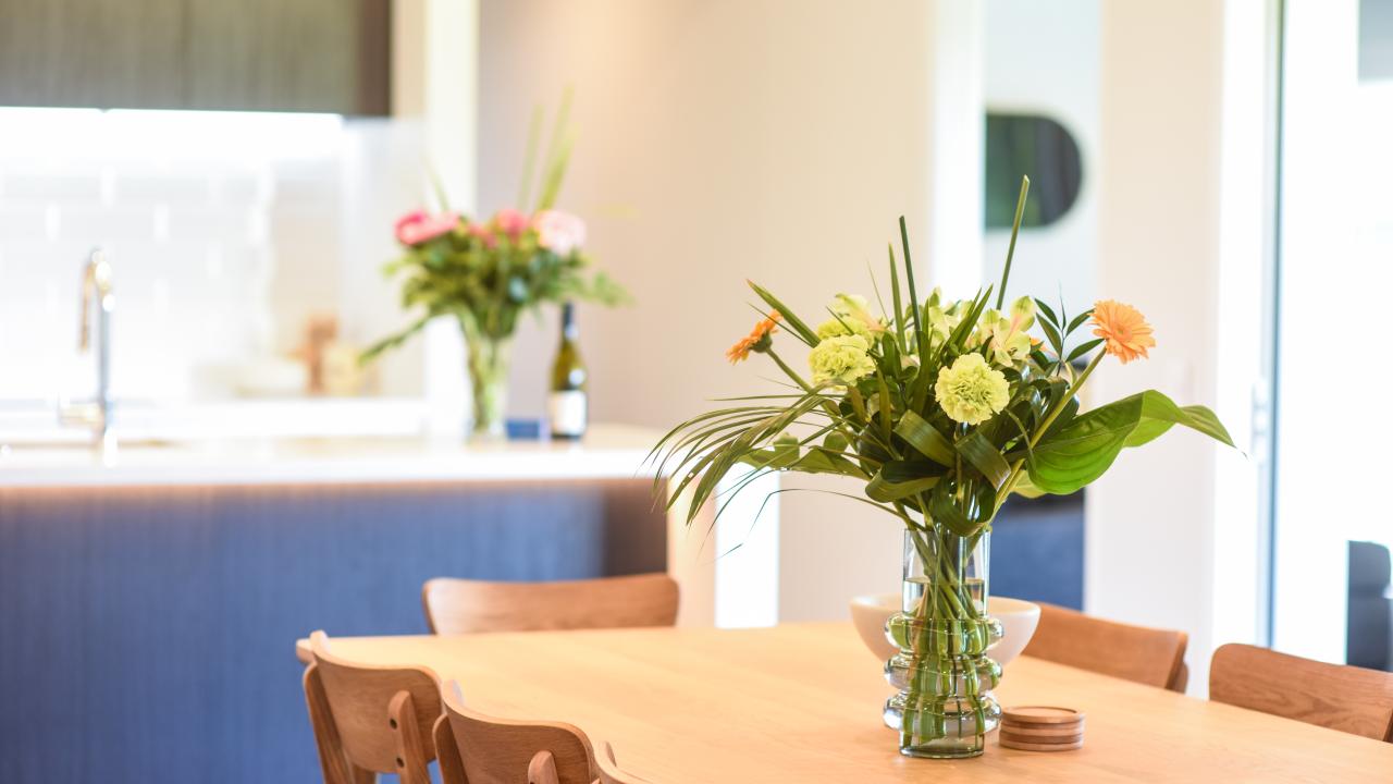 Full Kitchen and Dining