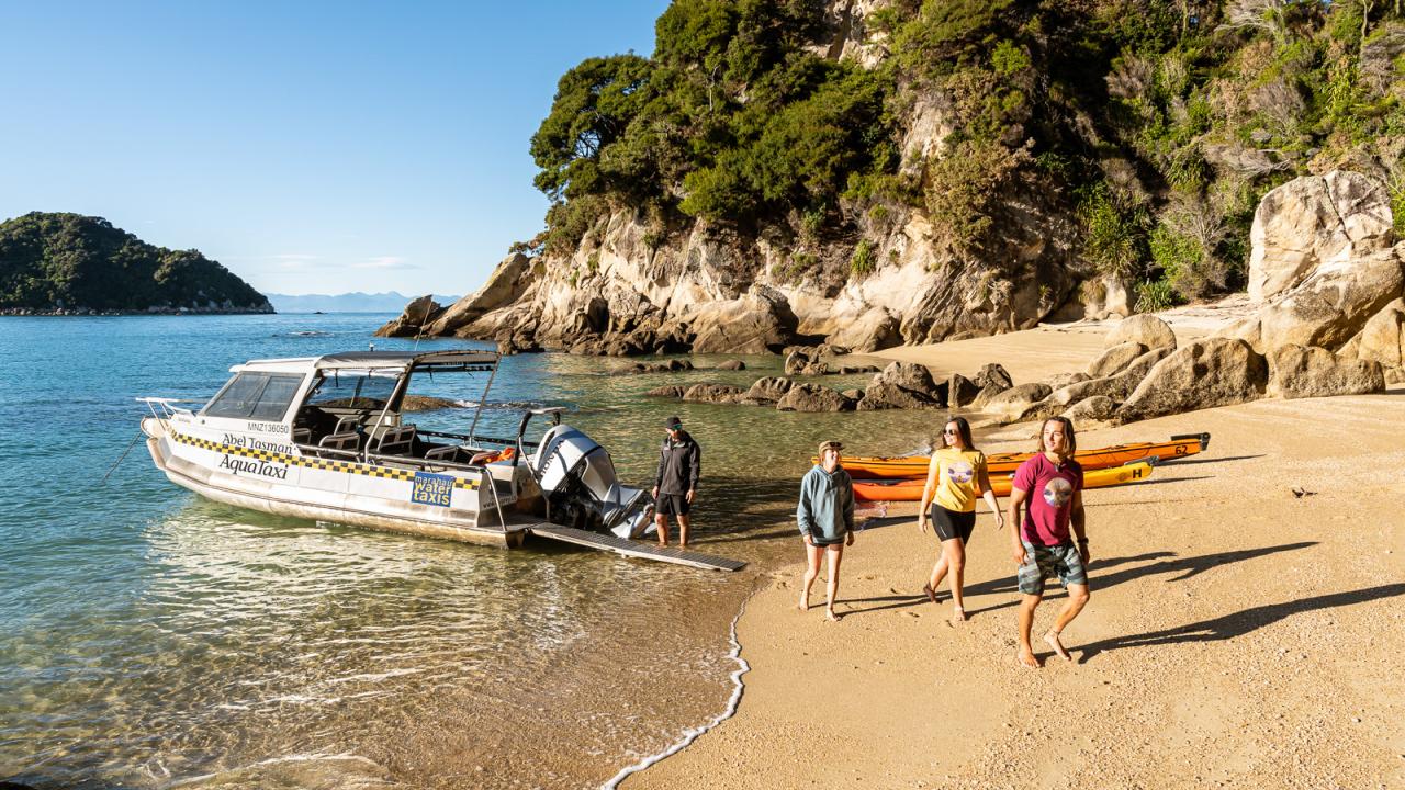 AquaTaxi beach arrival