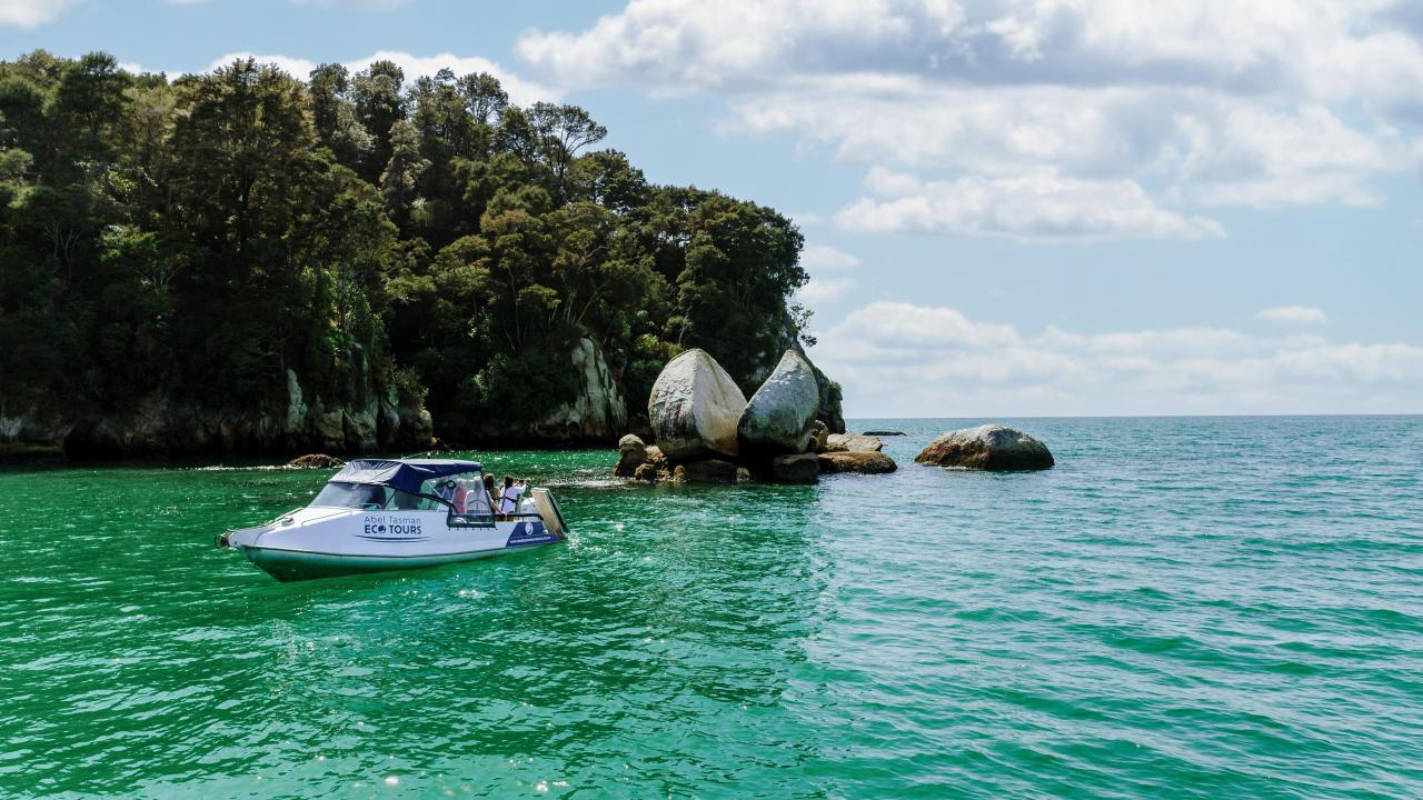 Split Apple Rock - Abel Tasman Eco Tours