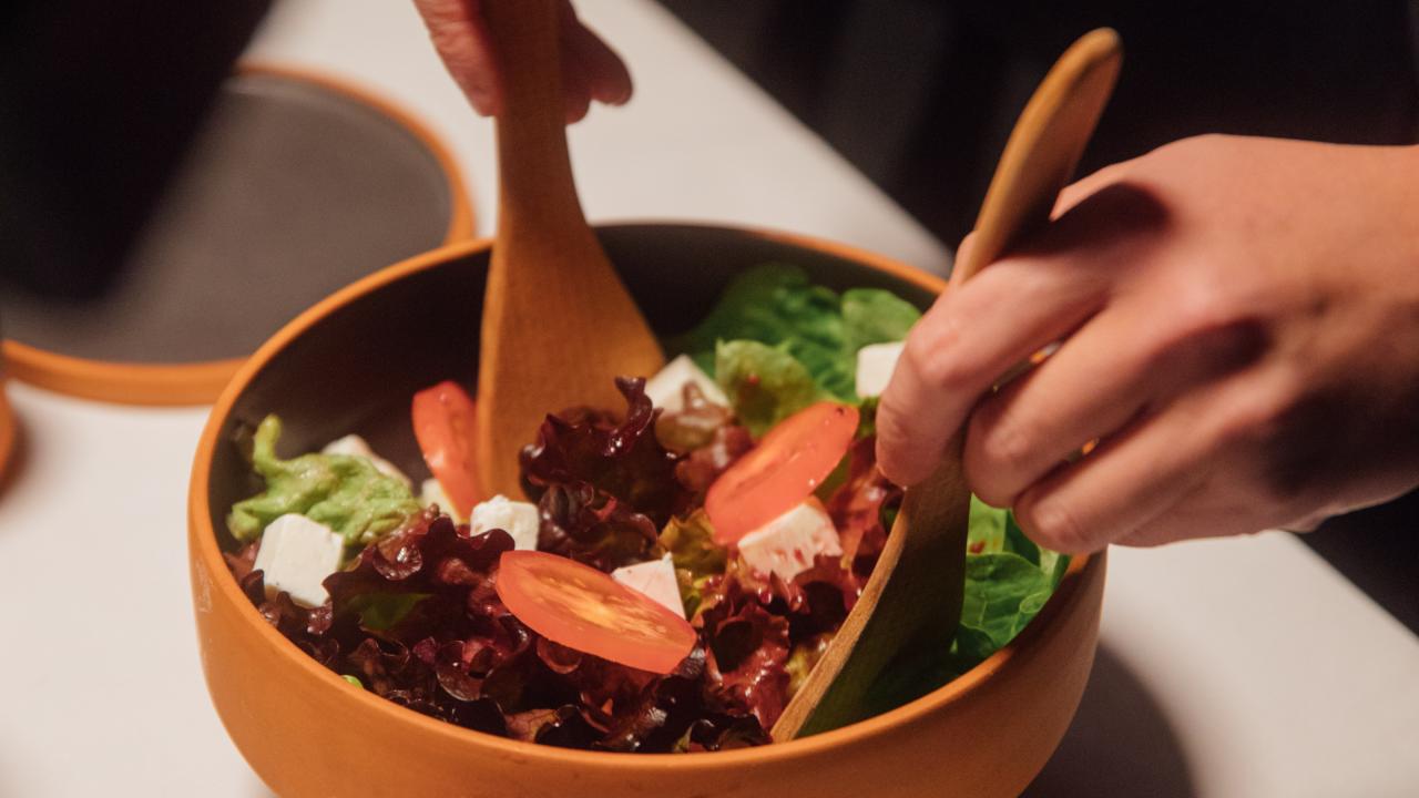 Our gourmet kitchen offers seasonal food with ingredients and produce sourced from our Own kitchen-garden and from the best that the region has to offer. Enjoy nightly 3 course dinners. 