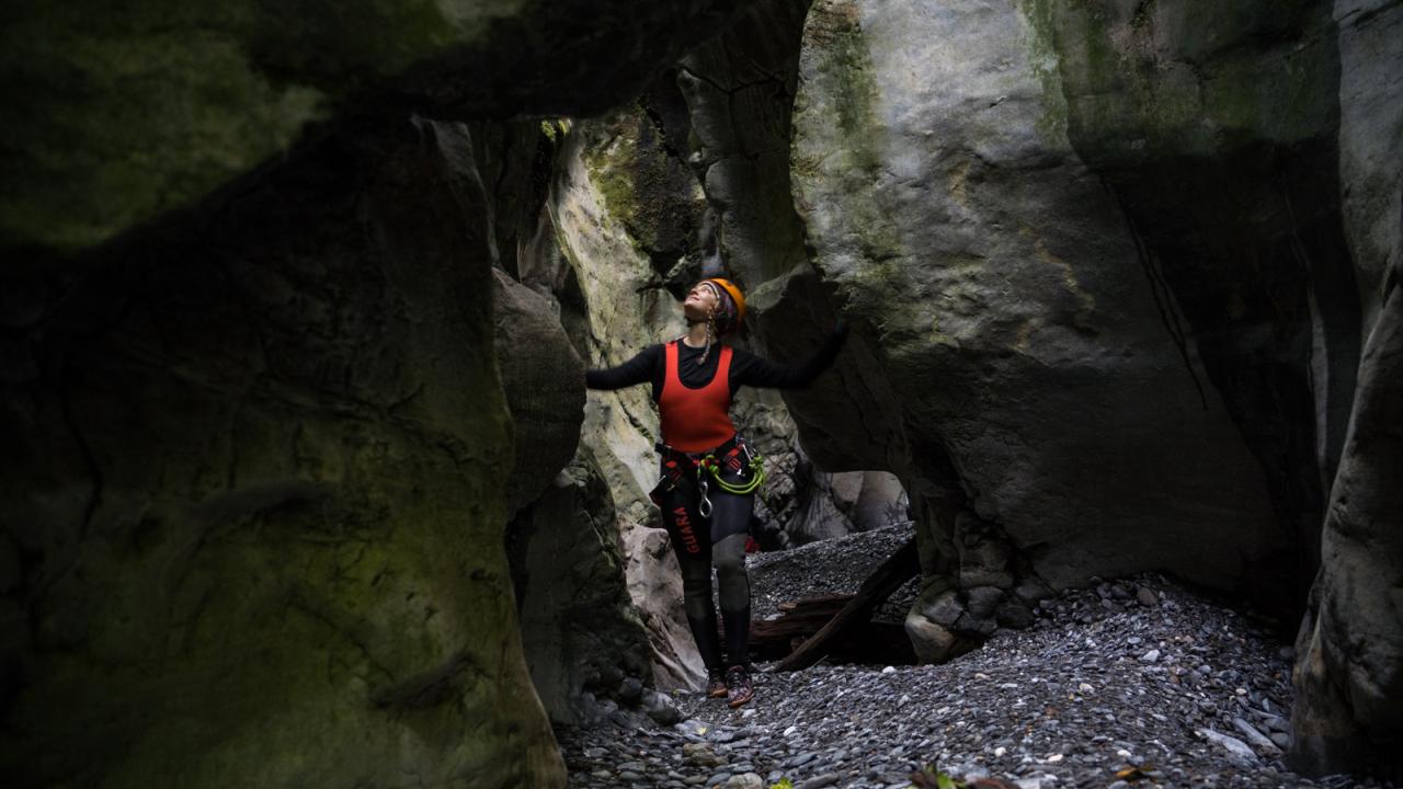 Exploring Dry Chasm aka Blue Creek