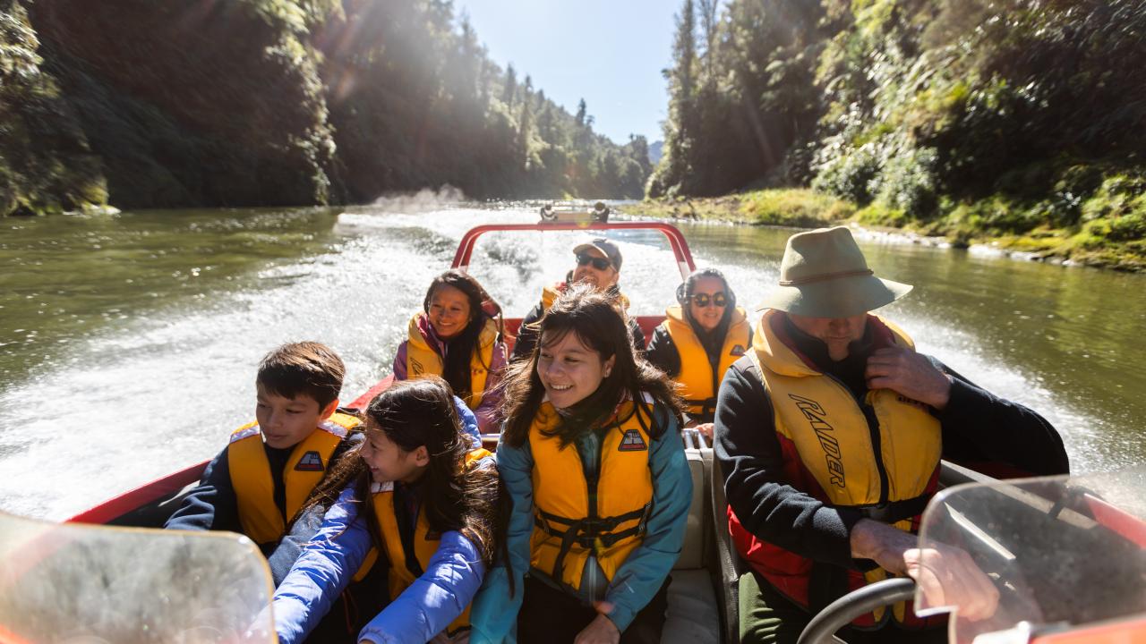 Jetboating the Whanganui River