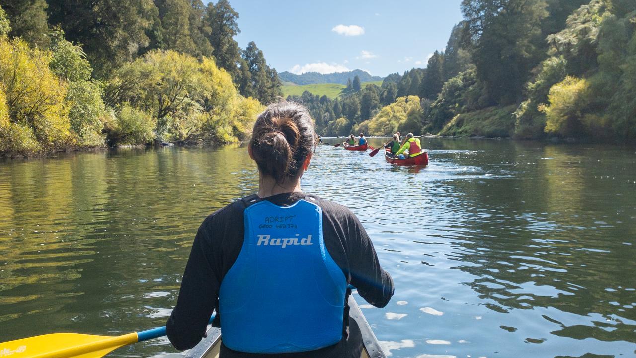 Adrift Tongariro: Whanganui River guided canoe trip