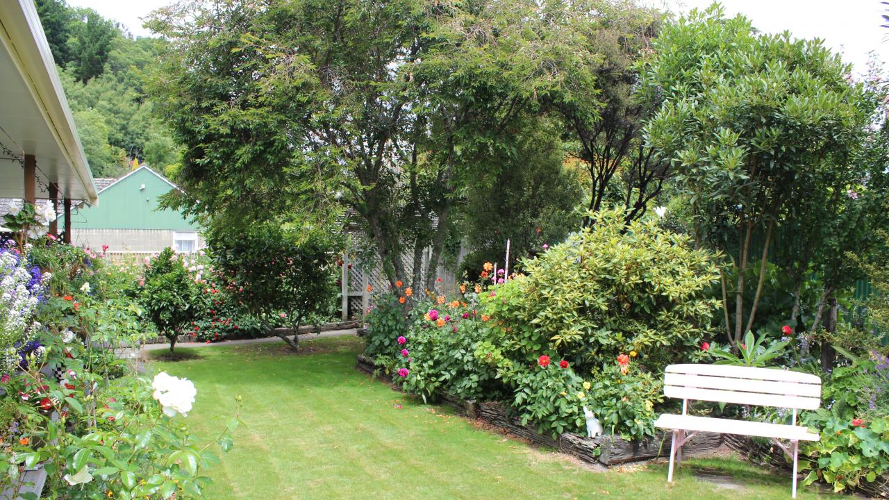 Annick House garden
