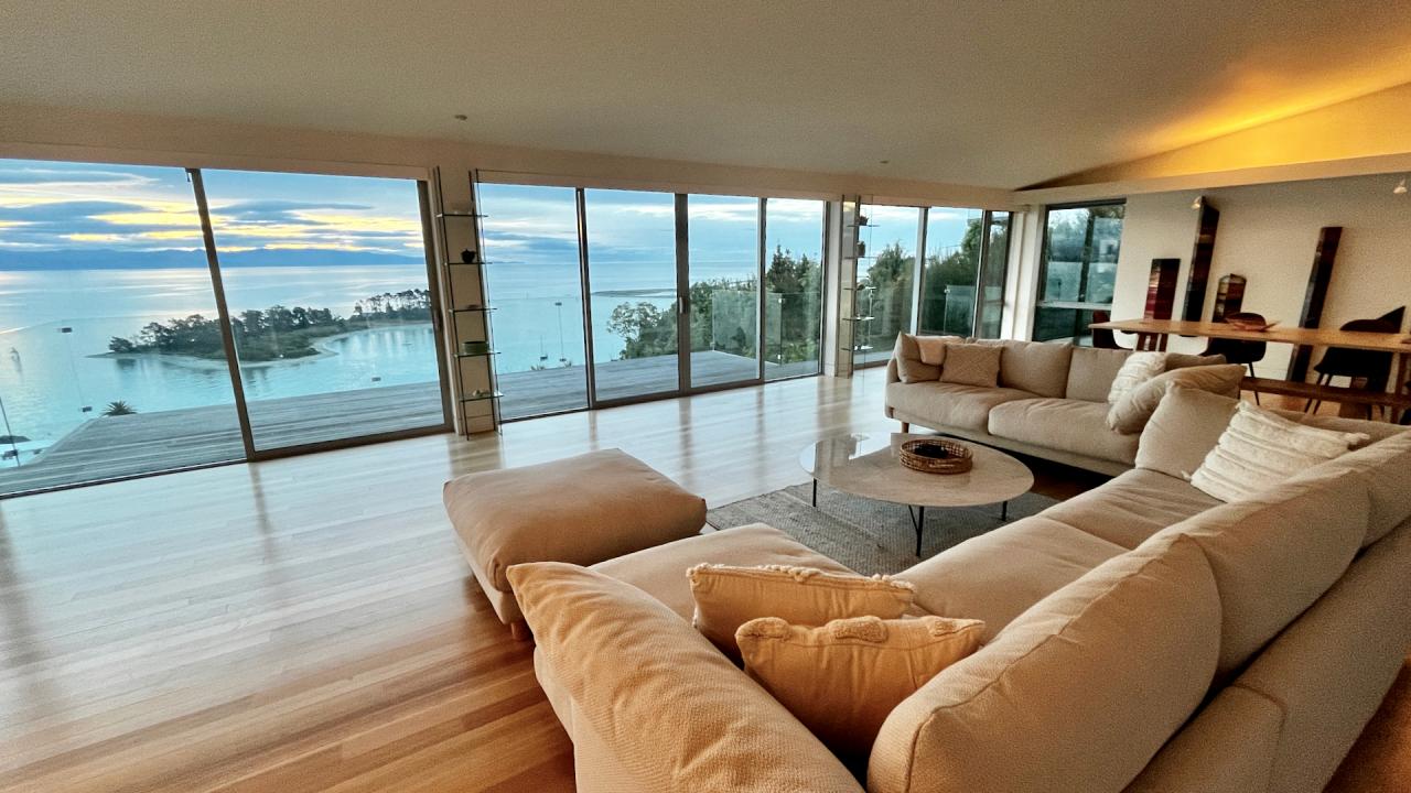 Ocean Horizon - Living