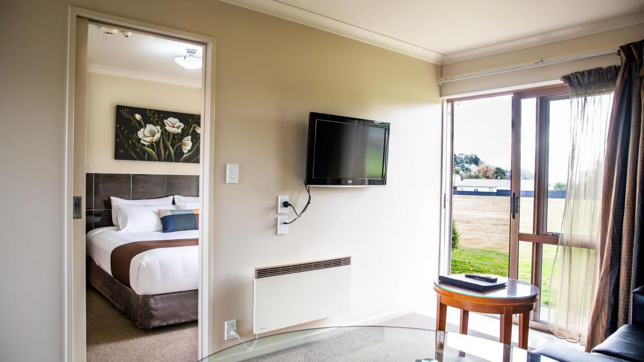 Superior One Bedroom Apartment