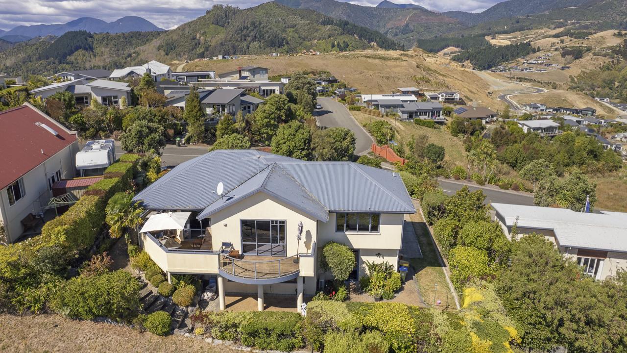 Jacaranda Holiday Home
