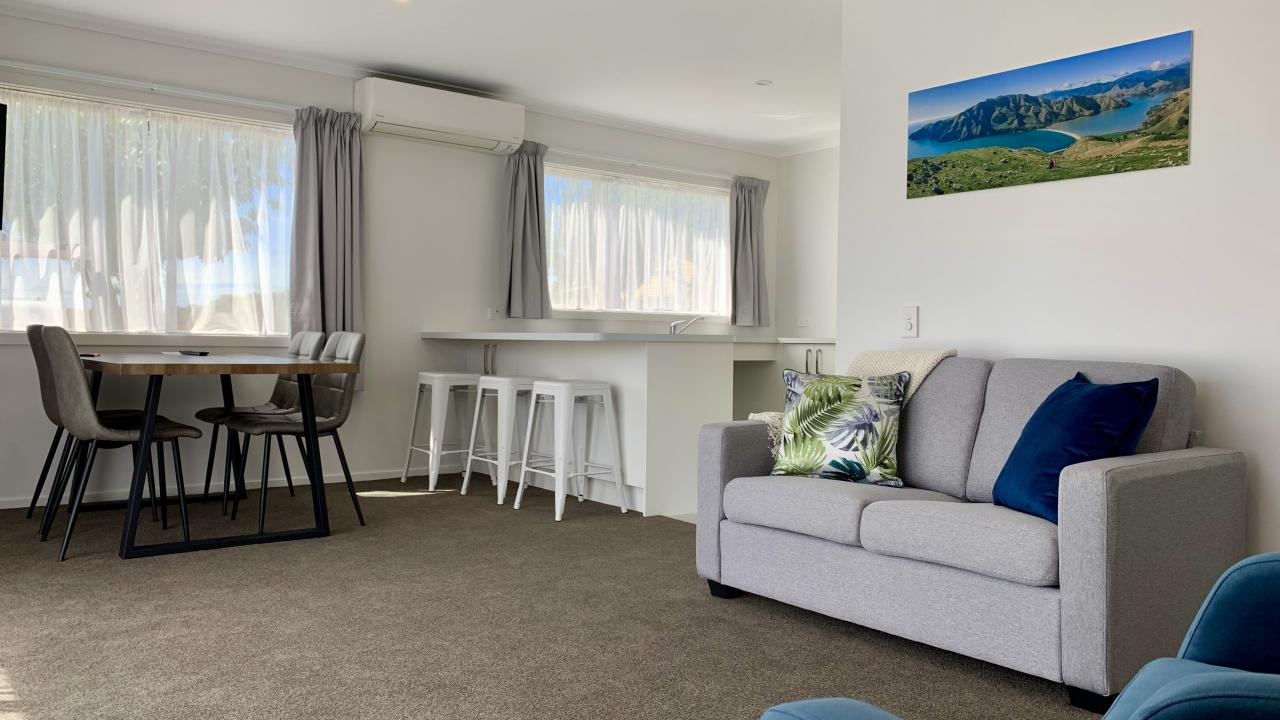 Accessible Motel lounge & dining
