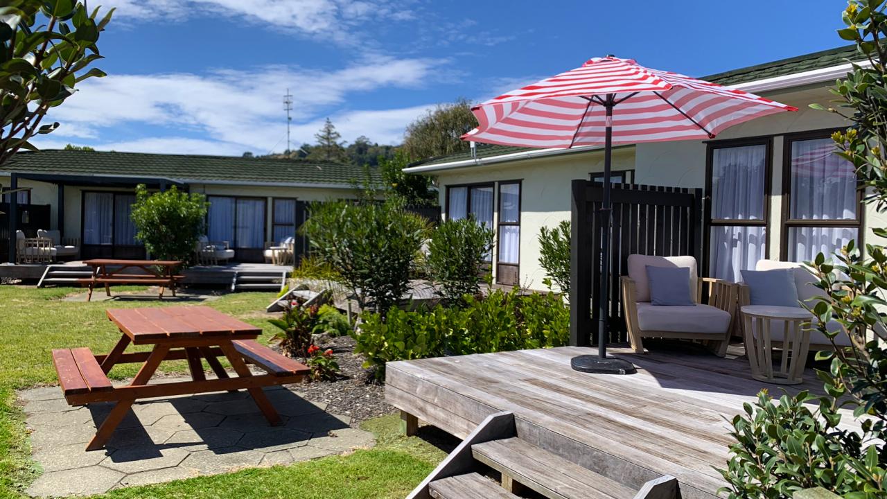 Classic Motels outdoor area