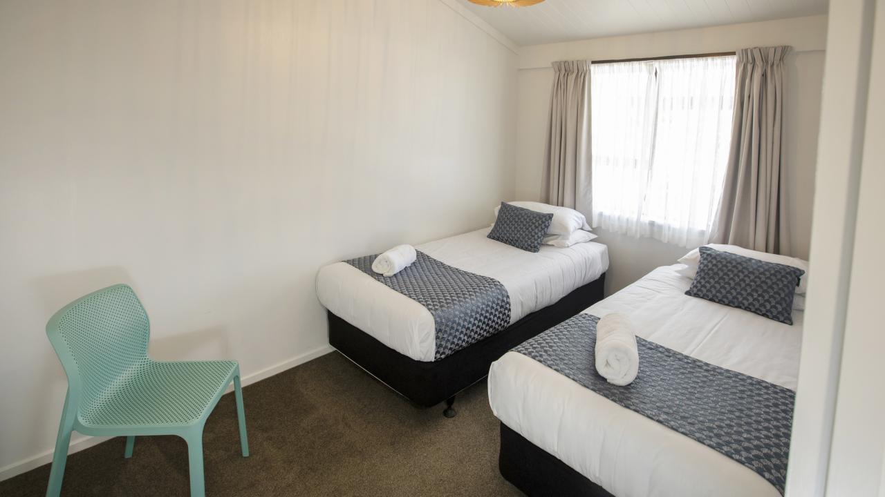 Classic Motel Twin Bedroom