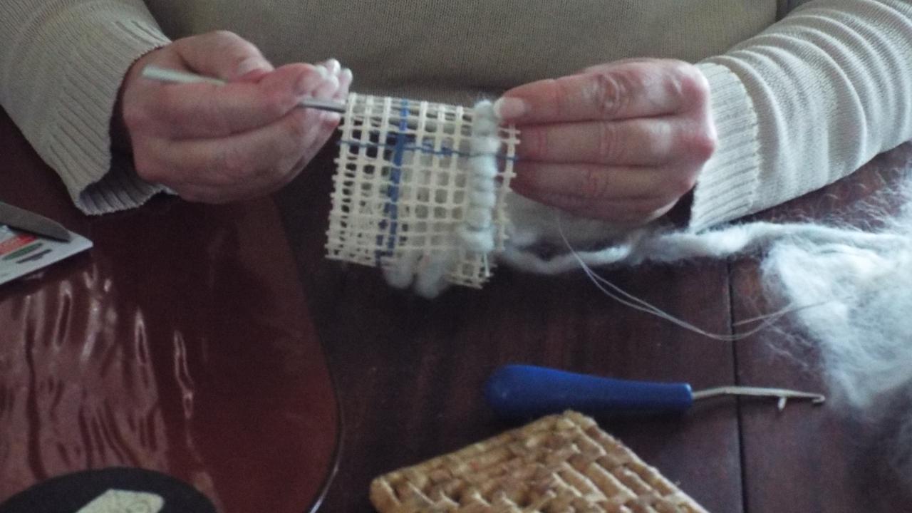 Heirloom Hooked Fleece Rug Making Workshop using premium NZ wool from our tutor's farm.